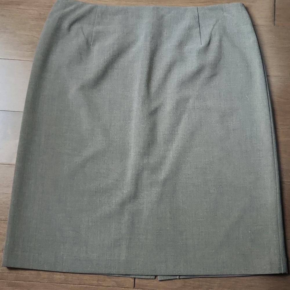 🇨🇦***Tribal Classic Green Pencil Skirt / Made In Canada